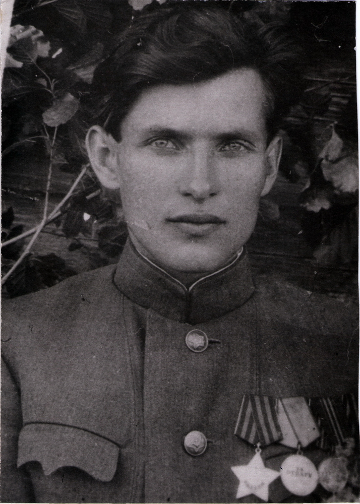 Синявский Иван Иванович - рядовой Советской Армии с 1944, д. Жажелка, 1946 г.